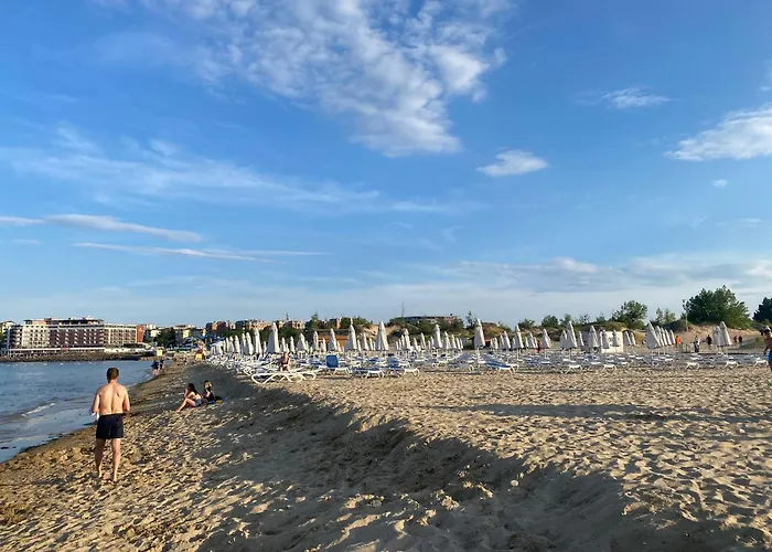 Апартаменти Summer Breeze 406 Sunny *